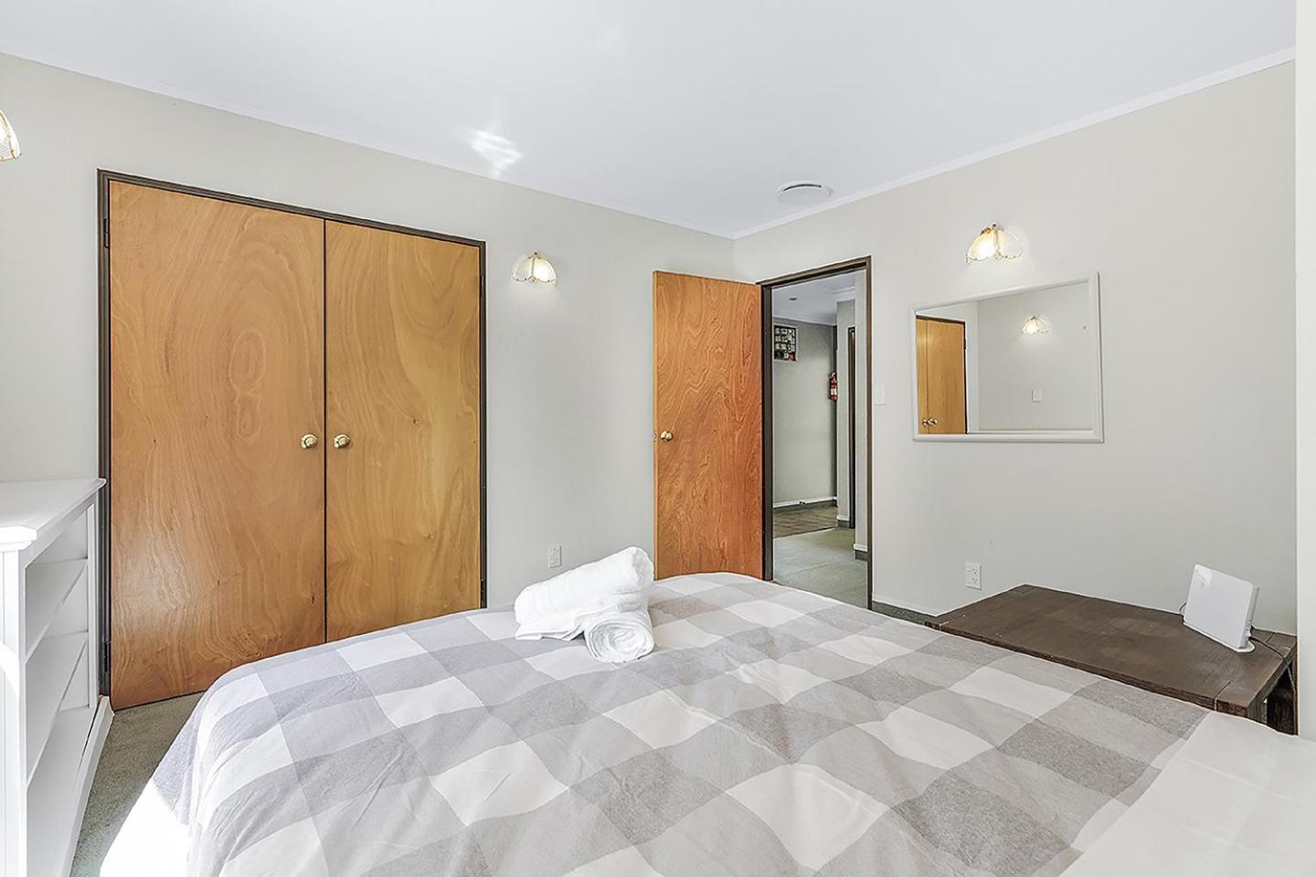 Wow, Spacious Home With A Pool 해밀턴 외부 사진