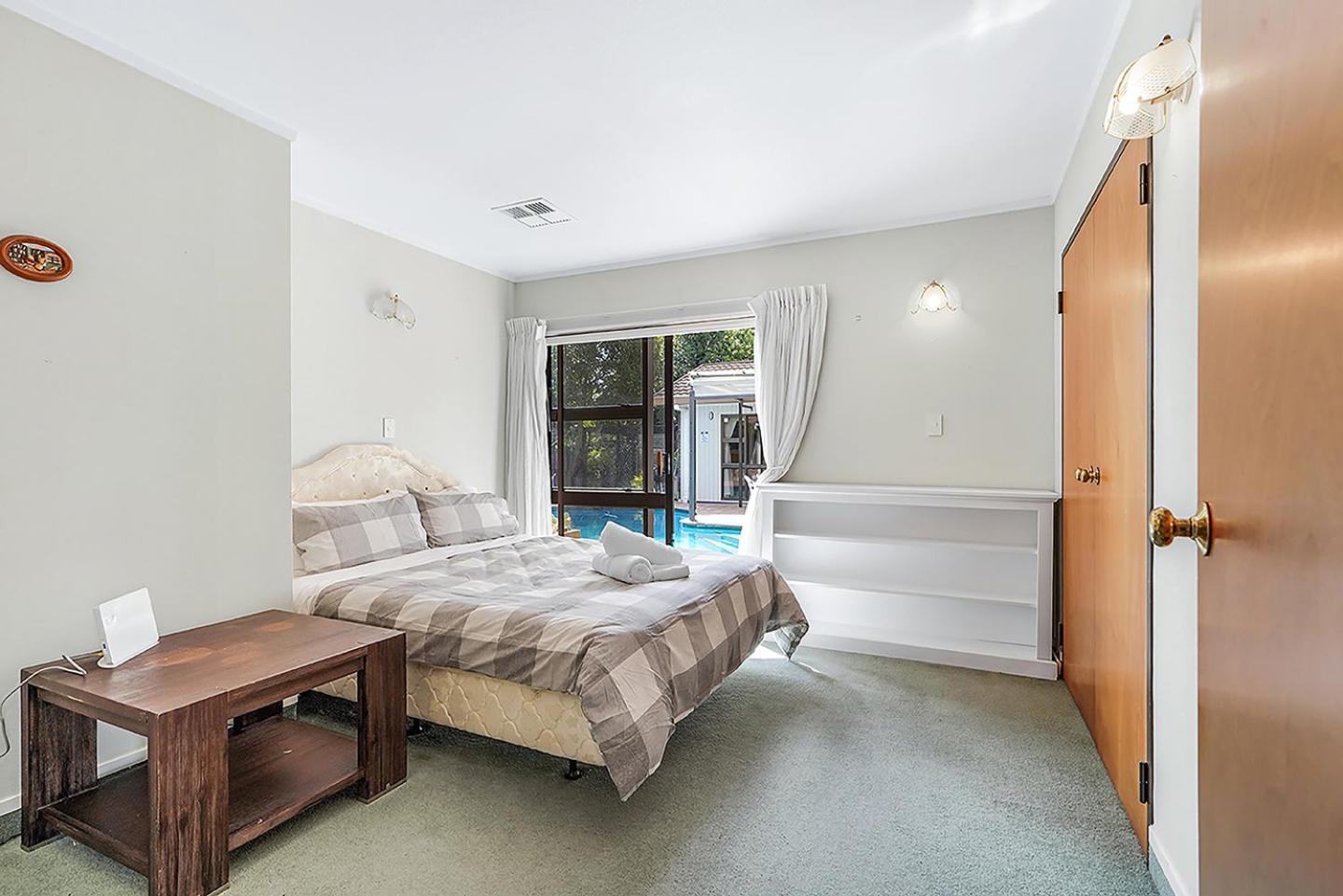 Wow, Spacious Home With A Pool 해밀턴 외부 사진