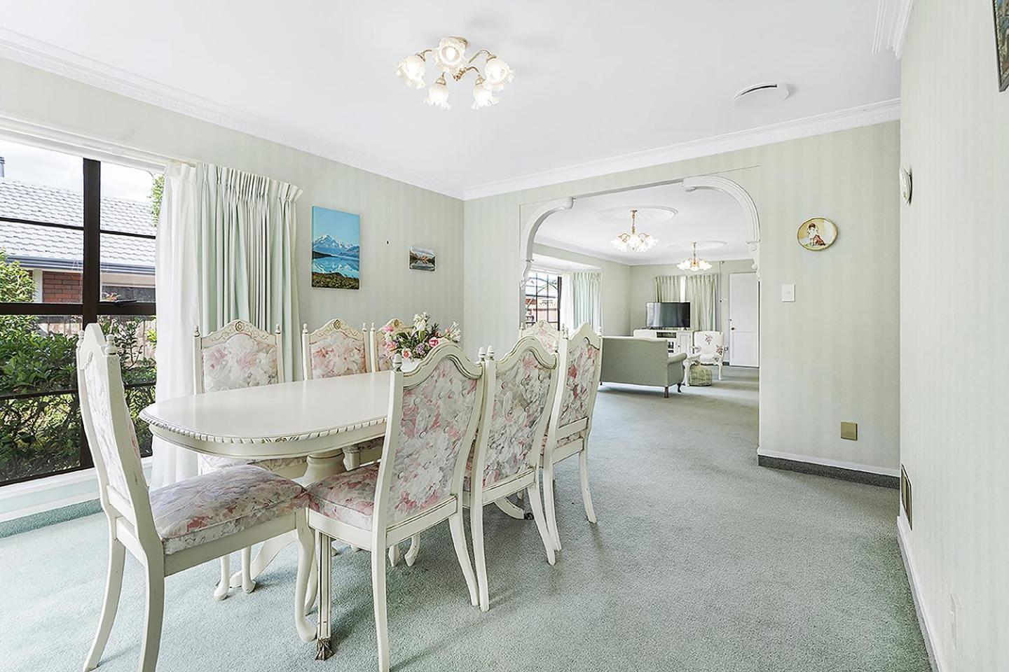 Wow, Spacious Home With A Pool 해밀턴 외부 사진